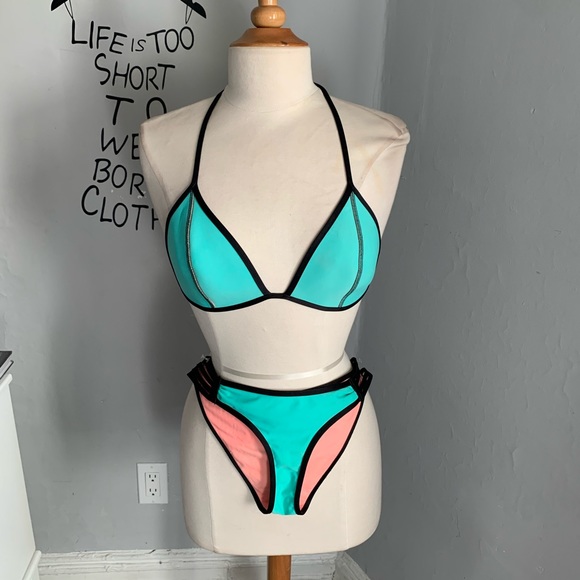 Body Glove Other - Body glove neoprene bikini size small